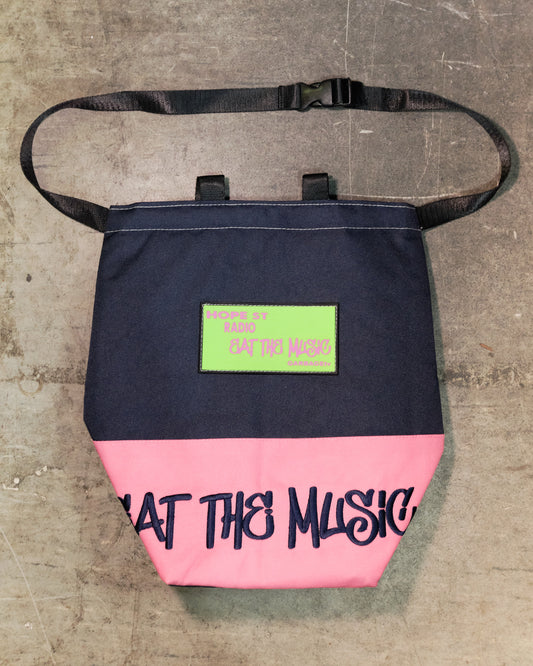 Eat It Up Cooler Chalk Bag - Navy / Pink